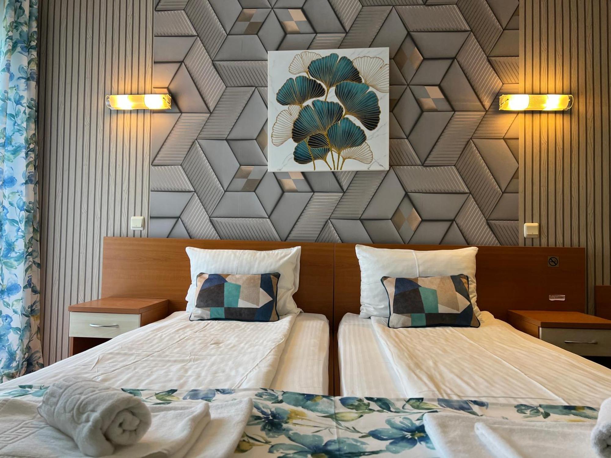 Violeta Hotel 2*