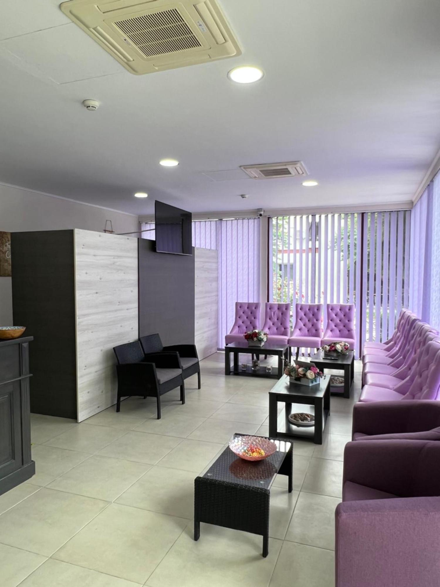 Violeta Hotel
