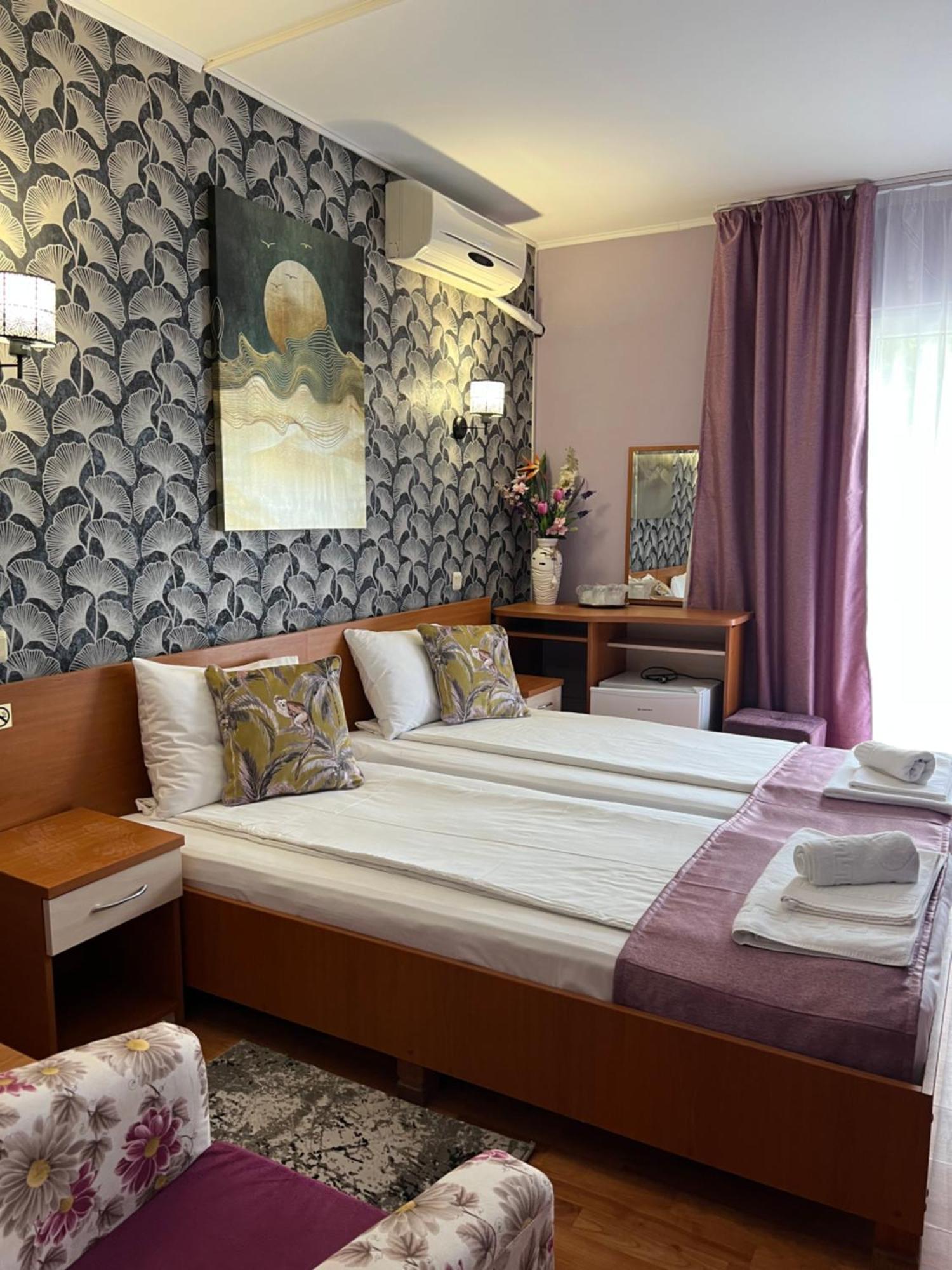 Hotel Violeta Jupiter
