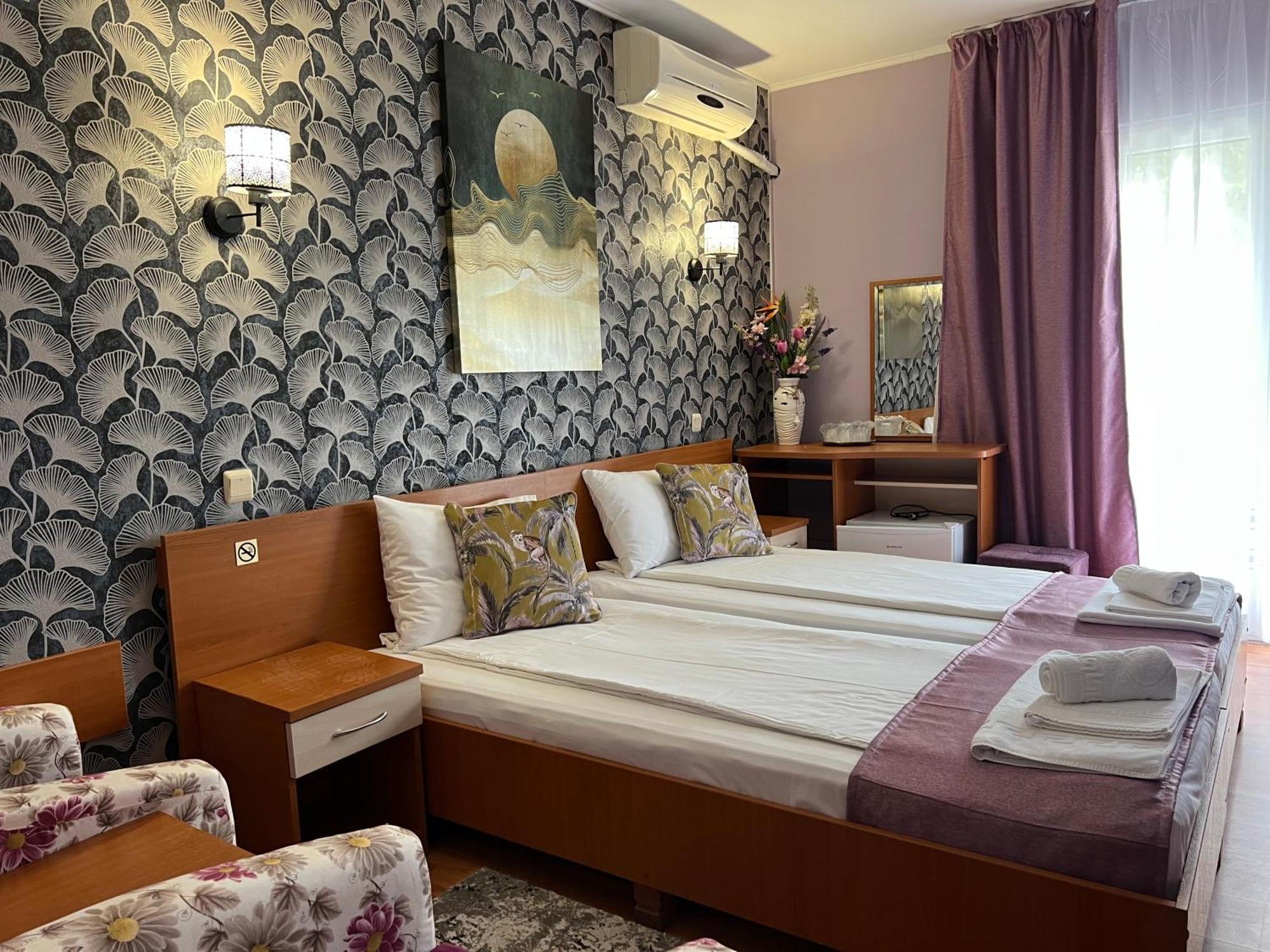 Hotel Violeta Jupiter