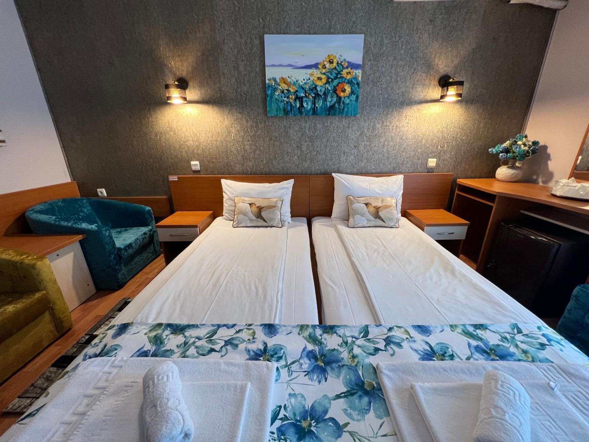 Hotel Violeta 2*