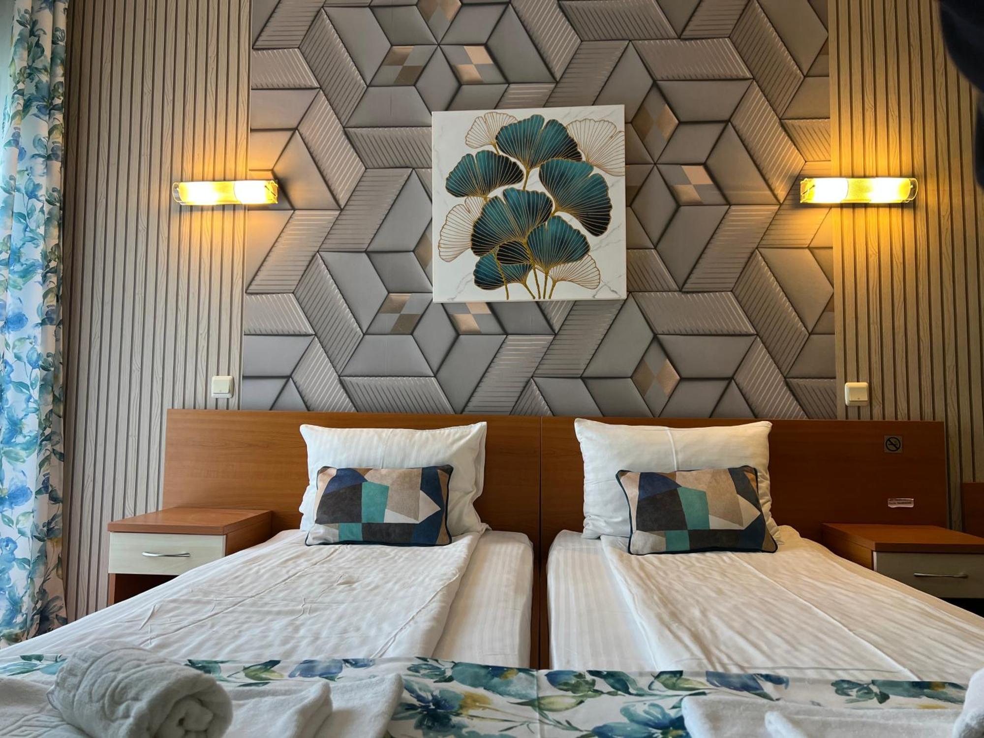 Hotel Violeta Jupiter